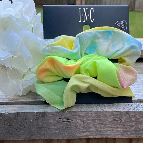 NWT LOT / BUNDLE OF SCRUNCHIES AND HAIR TIES BY INC. - Picture 1 of 10